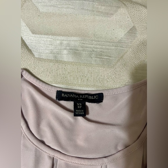 GUC BANANA REPUBLIC Pale Dusty Pink Front Detail Sleeveless Top, SZ XS - Picture 4 of 5